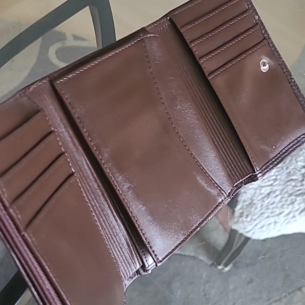 Buxton Leather Wallet ❤️